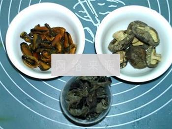 香菇木耳淡菜汤怎么做，香菇木耳淡菜汤怎么做好吃，香菇木耳淡菜汤做法