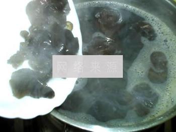 香菇木耳淡菜汤怎么做，香菇木耳淡菜汤怎么做好吃，香菇木耳淡菜汤做法