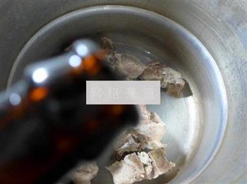 油面筋白菜龙骨汤怎么做，油面筋白菜龙骨汤怎么做好吃，油面筋白菜龙骨汤做法