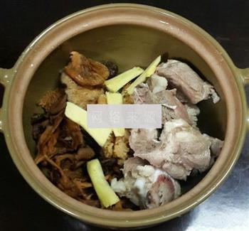 杂菌肉骨茶怎么做，杂菌肉骨茶怎么做好吃，杂菌肉骨茶做法