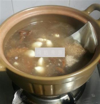 杂菌肉骨茶怎么做，杂菌肉骨茶怎么做好吃，杂菌肉骨茶做法