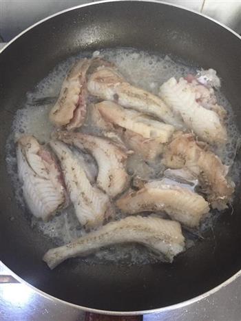 酸菜豆腐鱼怎么做，酸菜豆腐鱼怎么做好吃，酸菜豆腐鱼做法