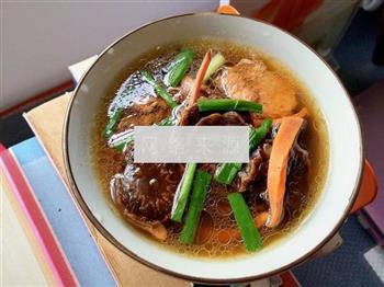 苁蓉当归墨鱼炖鸭怎么做，苁蓉当归墨鱼炖鸭怎么做好吃，苁蓉当归墨鱼炖鸭做法