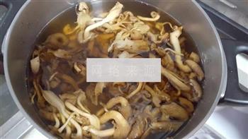 臻蘑炖鸡汤怎么做，臻蘑炖鸡汤怎么做好吃，臻蘑炖鸡汤做法