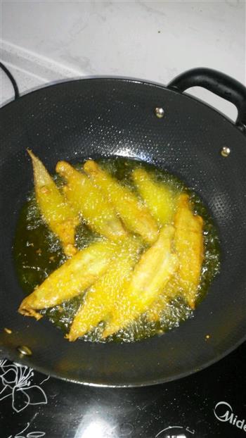 香炸踏板鱼怎么做，香炸踏板鱼怎么做好吃，香炸踏板鱼做法