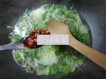 青菜绿豆芽年糕汤怎么做，青菜绿豆芽年糕汤怎么做好吃，青菜绿豆芽年糕汤做法