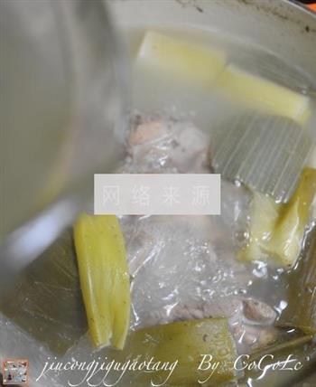 韭葱鸡骨高汤怎么做，韭葱鸡骨高汤怎么做好吃，韭葱鸡骨高汤做法