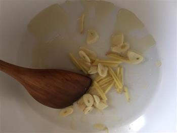 麻辣虾滑怎么做，麻辣虾滑怎么做好吃，麻辣虾滑做法