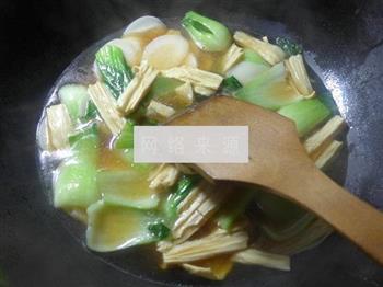 腐竹青菜年糕汤怎么做，腐竹青菜年糕汤怎么做好吃，腐竹青菜年糕汤做法