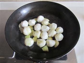 菠菜烩鱼丸怎么做，菠菜烩鱼丸怎么做好吃，菠菜烩鱼丸做法