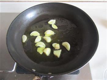 菠菜烩鱼丸怎么做，菠菜烩鱼丸怎么做好吃，菠菜烩鱼丸做法