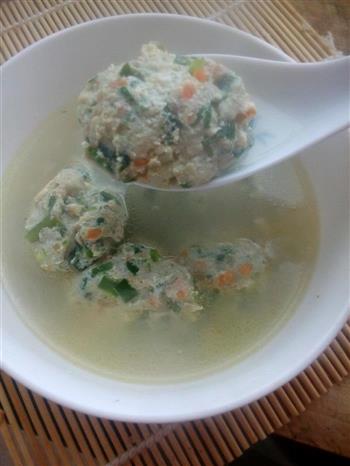 热腾腾 鱼丸子汤怎么做，热腾腾 鱼丸子汤怎么做好吃，热腾腾 鱼丸子汤做法