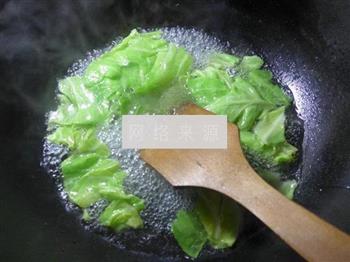 江白虾圆白菜年糕汤怎么做，江白虾圆白菜年糕汤怎么做好吃，江白虾圆白菜年糕汤做法