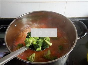 杂蔬小牛腩浓汤怎么做，杂蔬小牛腩浓汤怎么做好吃，杂蔬小牛腩浓汤做法
