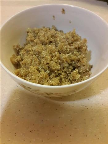 香草银鳕鱼配藜麦沙拉怎么做，香草银鳕鱼配藜麦沙拉怎么做好吃，香草银鳕鱼配藜麦沙拉做法