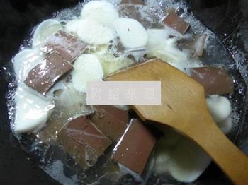 鸭血年糕汤怎么做，鸭血年糕汤怎么做好吃，鸭血年糕汤做法