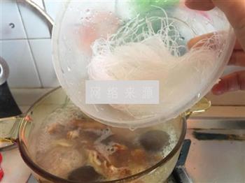 三鲜粉丝汤怎么做，三鲜粉丝汤怎么做好吃，三鲜粉丝汤做法