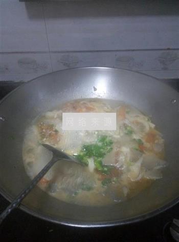 番茄平菇肉丸汤怎么做，番茄平菇肉丸汤怎么做好吃，番茄平菇肉丸汤做法