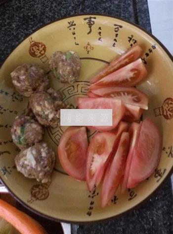 番茄平菇肉丸汤怎么做，番茄平菇肉丸汤怎么做好吃，番茄平菇肉丸汤做法