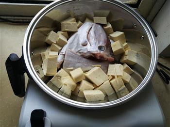 扒皮鱼豆腐汤怎么做，扒皮鱼豆腐汤怎么做好吃，扒皮鱼豆腐汤做法