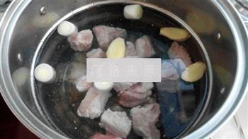清炖玉米排骨汤怎么做，清炖玉米排骨汤怎么做好吃，清炖玉米排骨汤做法