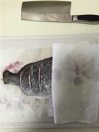 家闷黑鲷鱼怎么做，家闷黑鲷鱼怎么做好吃，家闷黑鲷鱼做法