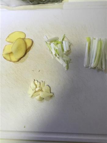 家闷黑鲷鱼怎么做，家闷黑鲷鱼怎么做好吃，家闷黑鲷鱼做法