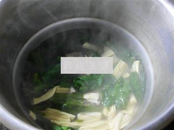 天菜芯腐竹龙骨汤怎么做，天菜芯腐竹龙骨汤怎么做好吃，天菜芯腐竹龙骨汤做法