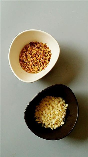 金银蒜蒸粉丝虾怎么做，金银蒜蒸粉丝虾怎么做好吃，金银蒜蒸粉丝虾做法