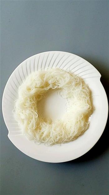 金银蒜蒸粉丝虾怎么做，金银蒜蒸粉丝虾怎么做好吃，金银蒜蒸粉丝虾做法