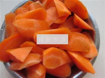 胡萝卜羊骨奶汤怎么做，胡萝卜羊骨奶汤怎么做好吃，胡萝卜羊骨奶汤做法