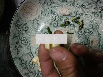 银耳雪梨糖水怎么做，银耳雪梨糖水怎么做好吃，银耳雪梨糖水做法