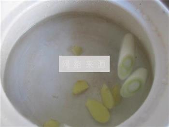 胡萝卜羊骨奶汤怎么做，胡萝卜羊骨奶汤怎么做好吃，胡萝卜羊骨奶汤做法