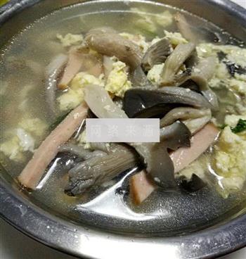 蘑菇鲜汤怎么做，蘑菇鲜汤怎么做好吃，蘑菇鲜汤做法
