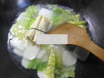 圆白菜面结年糕汤怎么做，圆白菜面结年糕汤怎么做好吃，圆白菜面结年糕汤做法