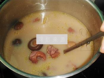栗子香菇红豆鸡汤怎么做，栗子香菇红豆鸡汤怎么做好吃，栗子香菇红豆鸡汤做法