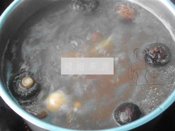栗子香菇红豆鸡汤怎么做，栗子香菇红豆鸡汤怎么做好吃，栗子香菇红豆鸡汤做法