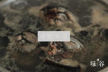 黑豆首乌煲乌鸡汤怎么做，黑豆首乌煲乌鸡汤怎么做好吃，黑豆首乌煲乌鸡汤做法