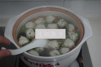 鱼丸海带汤怎么做，鱼丸海带汤怎么做好吃，鱼丸海带汤做法