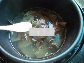 小肠木耳汤怎么做，小肠木耳汤怎么做好吃，小肠木耳汤做法