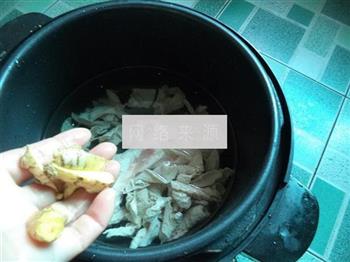 小肠木耳汤怎么做，小肠木耳汤怎么做好吃，小肠木耳汤做法