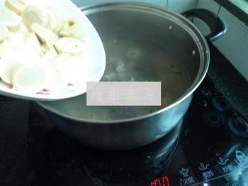 小肠蛋卷香菇汤怎么做，小肠蛋卷香菇汤怎么做好吃，小肠蛋卷香菇汤做法