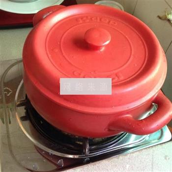 鱿鱼茨菰莲藕骨头汤怎么做，鱿鱼茨菰莲藕骨头汤怎么做好吃，鱿鱼茨菰莲藕骨头汤做法