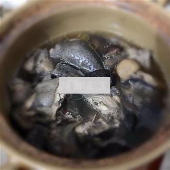 蒜香砂锅土鸡汤怎么做，蒜香砂锅土鸡汤怎么做好吃，蒜香砂锅土鸡汤做法