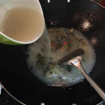 鲈鱼酸菜鱼怎么做，鲈鱼酸菜鱼怎么做好吃，鲈鱼酸菜鱼做法