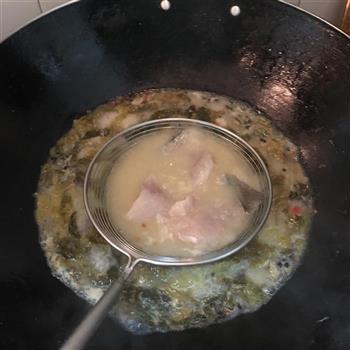 鲈鱼酸菜鱼怎么做，鲈鱼酸菜鱼怎么做好吃，鲈鱼酸菜鱼做法