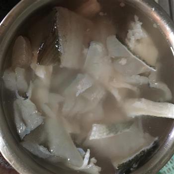 鲈鱼酸菜鱼怎么做，鲈鱼酸菜鱼怎么做好吃，鲈鱼酸菜鱼做法