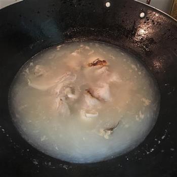 鲈鱼酸菜鱼怎么做，鲈鱼酸菜鱼怎么做好吃，鲈鱼酸菜鱼做法