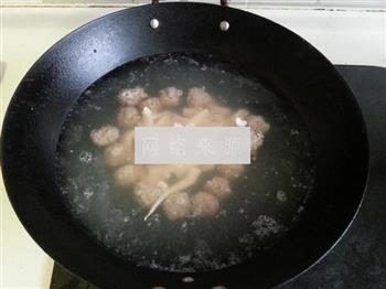 骨髓菠菜汆丸子怎么做，骨髓菠菜汆丸子怎么做好吃，骨髓菠菜汆丸子做法
