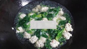 菠菜鸡肉丸子汤怎么做，菠菜鸡肉丸子汤怎么做好吃，菠菜鸡肉丸子汤做法
